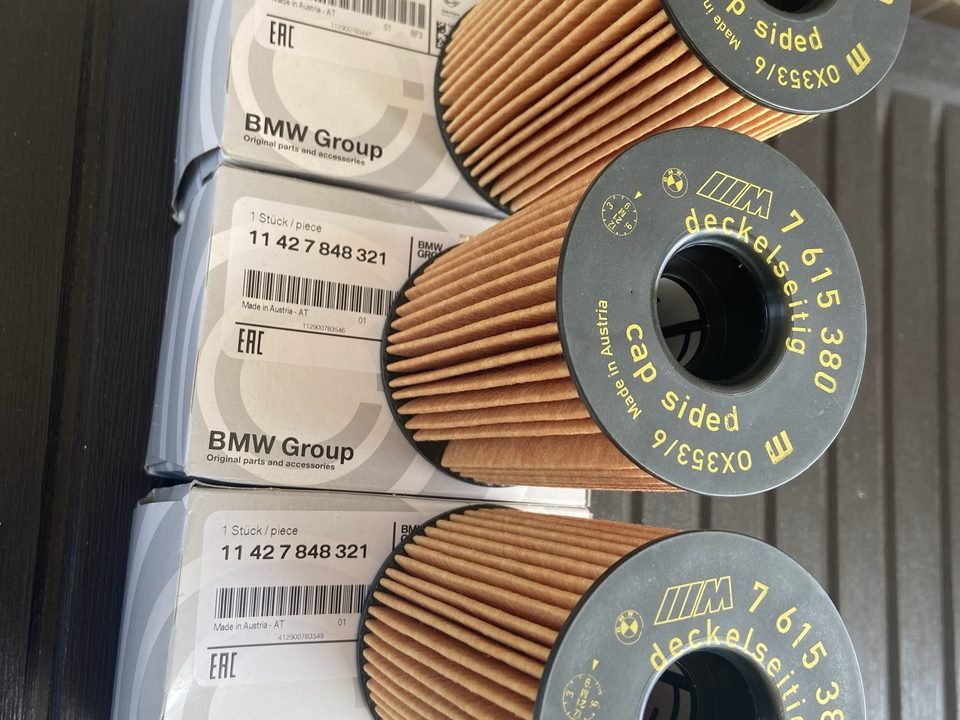 BMW M5 (V8 S63): Filtros de óleo · 11 42 7 848 321
